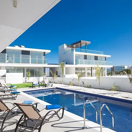 Villa Neve Aq Ol14 *